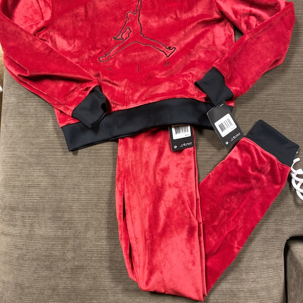 Jordan set - Picture 2 of 3